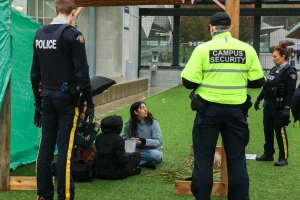 Jewish Students Build Sukkah to Protest for Palestine as UBC Calls Police
